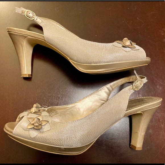 ANNE KLEIN SLINGBACK METALLIC HEELS-9.5 M - Picture 3 of 7